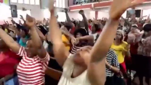 PAFWA M MANDE POUKI SE MWEN YO IMILYE - Fr. Joy Clerf Derisier  (Mechan Yo Bare M Pou M Pa Pase)