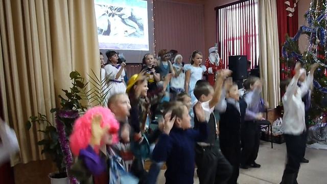 Новогодний утренник в Солодниковской школе 2013 год. смотреть онлайн