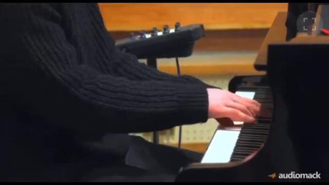 Rich the Kid performs “Plug Walk” with a Live Orchestra смотреть онлайн