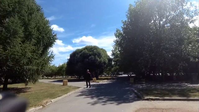 Электросамокат whoosh в Екатеринбурге. Катаюсь по улице.Рассказываю как пользоваться. смотреть онлайн