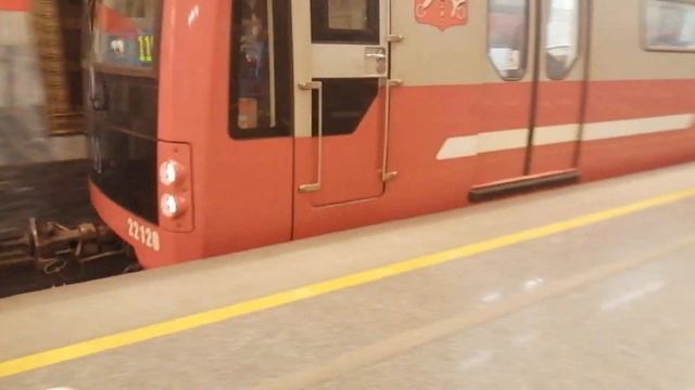 Прибытие Юбилейного на Станций Кировский Завод смотреть онлайн