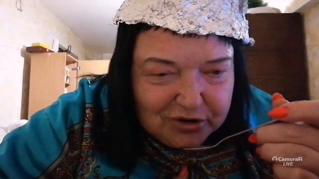 поздний ужин и шапочка фольга от головной боли 26.05.2022 смотреть онлайн