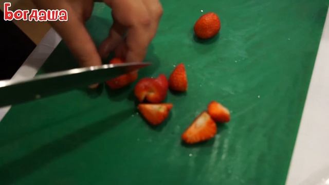 Как приготовить вкусный завтрак. Фруктовый салат с творогом и ягодами смотреть онлайн