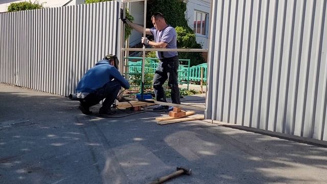 Сварка секции ворот. Весь процесс⚒️ смотреть онлайн