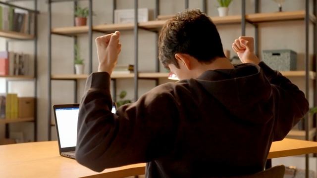 TravelMate B5 14 - A Bigger View for Learning | Acer смотреть онлайн