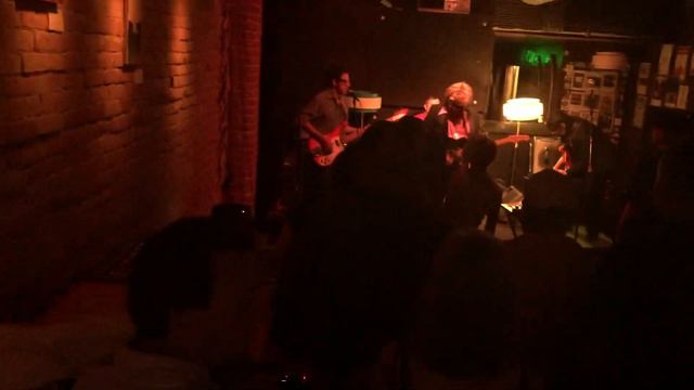 Kid Congo Powers & The Pink Monkey Birds - I Found A Peanut (live) @ Surfside 7 смотреть онлайн