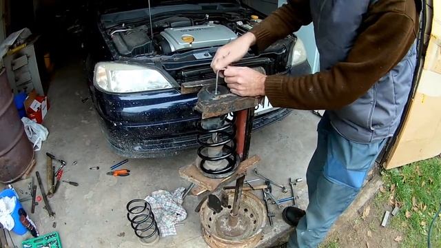 Заміна пружини Опель астра G