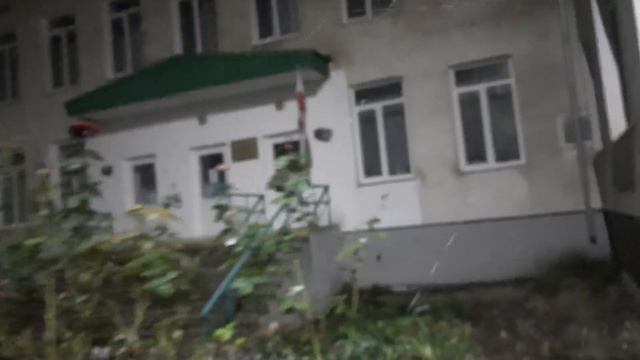 Розы в снегу. В Крыму первый снег - 20 ноября 2023 года. смотреть онлайн