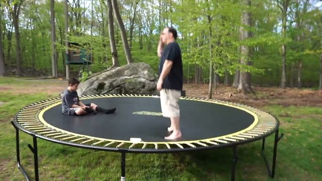 WE GOT A SKYBOUND STRATOS TRAMPOLINE!! (extremely bouncy) смотреть онлайн