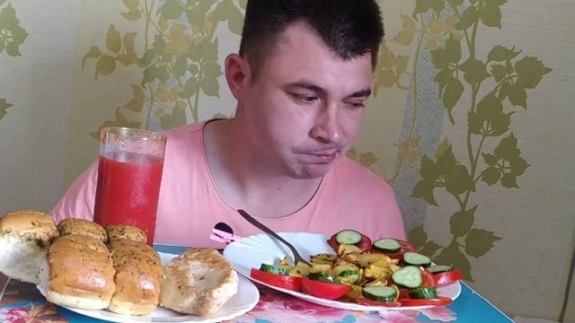 МУКБАНГ ? ЗАПЕЧЕННОЕ КУРИНОЕ ФИЛЕ | ЖАРЕННАЯ КАРТОШКА З ТОМАТНЫМ СОКОМ | О ЗАРОБОТКЕ НА ЮТУБЕ ?#egg