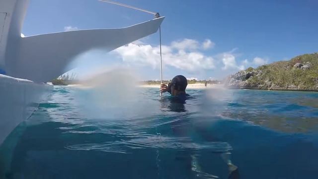 Dean's Blue Hole - 87 Meter Free Immersion Dive смотреть онлайн