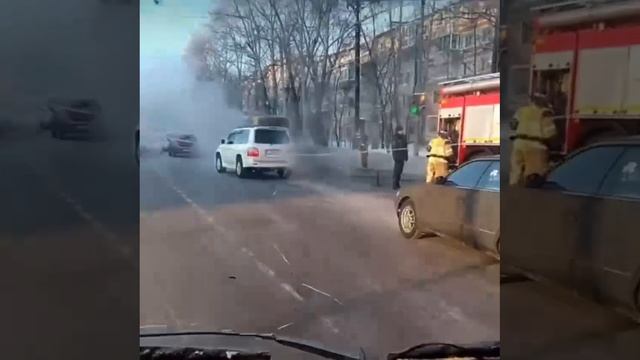 В Хабаровске сгорел пассажирский автобус смотреть онлайн