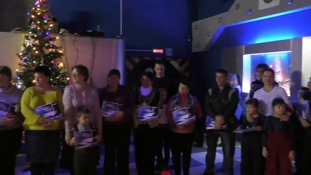 В сети магазинов "Патент", г.Тихвин 16.01.2016 г вручали выигрыши новогодней лотереи смотреть онлайн
