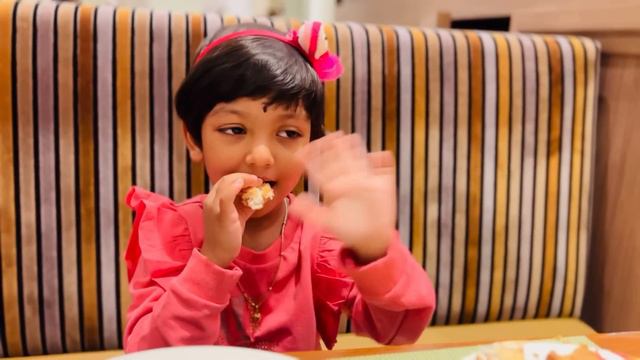 YouTuber হওয়ার এত লাভ😍😍| Swimming pool রুহি কি করলো🤣 | Bong Girl Monti Vlog | Bengali Vlog смотреть онлайн