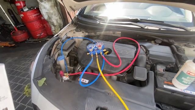 Заправка и проверка системы кондиционера на герметичность с вакуумизацией на примере личной машины. смотреть онлайн