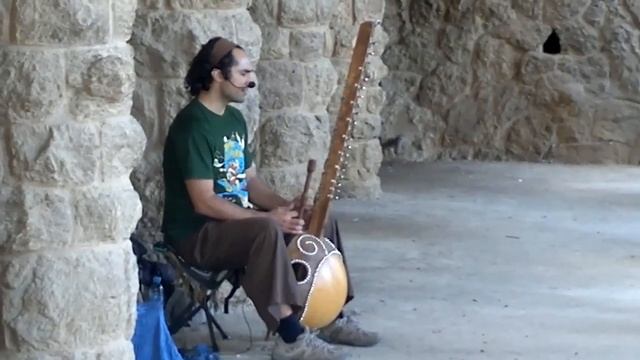 В парке Гуэля, Barcelona смотреть онлайн