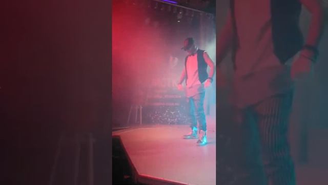 Зажигательный номер в клубе Эгоистка смотреть онлайн