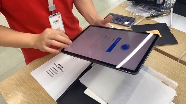 New Xiaomi Pad 5 Pro 12.4 Unboxing and Hands On смотреть онлайн