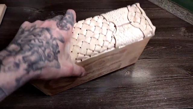 шкатулки "купюрницы". резьба по дереву, плюс выжигание. в процессе изготовления смотреть онлайн