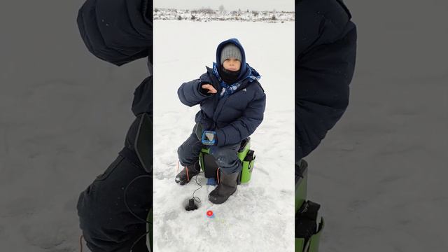 Ещё один помощник на рыбалке. #fishing #рыбалка #shortvideos #viral #егоргришин #егоррыбак #эхолот смотреть онлайн