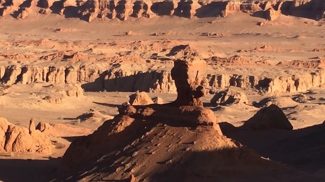 Каньон Хэрмэн Цав. Пустыня Гоби. Монголия. смотреть онлайн