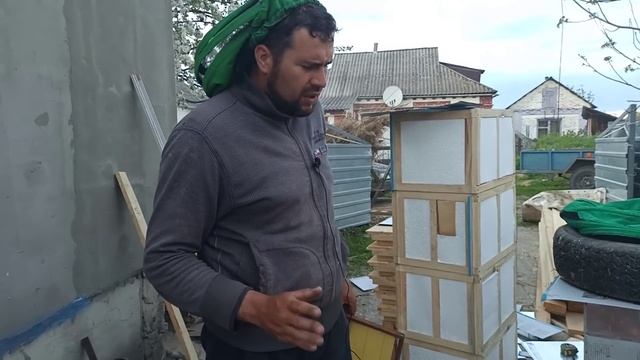 Пчелы не тянут вощину. Порча пчелами вощины. Почему проседает вощина на рамках. Вощина идет волной. смотреть онлайн