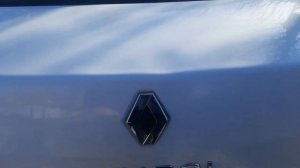Значёк и кнопка открытия багажника Renault symbol