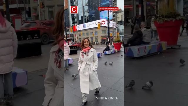 World renowned Author and Realtor, Vinita Kinra, takes in the hip scene of Toronto's Dundas Square! смотреть онлайн