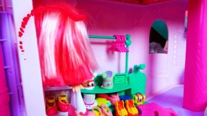 ШОПКИНС СУПЕРМАРКЕТ Летим в Кинотеатр Салон Красоты и Магазины для кукол Shopkins