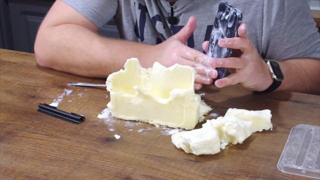 Нашел смартфон в мороженом или краш-тест защищенного Land Rover Hummer смотреть онлайн