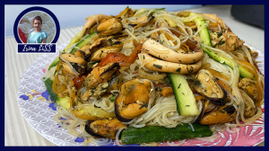 ФУНЧОЗА С МОРЕПРОДУКТАМИ и овощами – Как приготовить стеклянную лапшу с мидиями, кальмарами вкусно