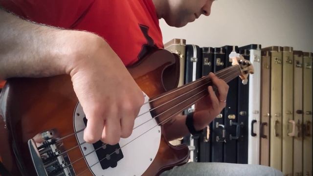 1997 MUSICMAN STINGRAY BASS FRETLESS - Andy's Vintage Guitars смотреть онлайн