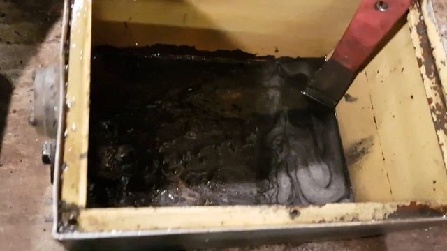 Передняя бабка токарного станка 1И611П (ИЖ). Разборка и промывка маслостанции. Часть 12 смотреть онлайн