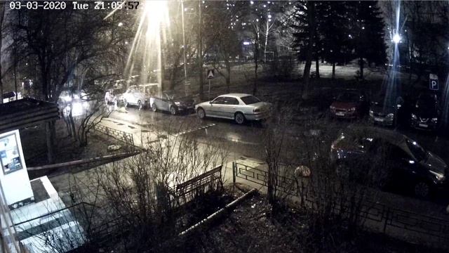 Москва, Ясенево, уютная камера во дворе со звуком. Live Ptz.