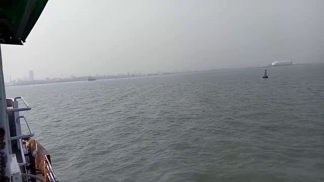 View of mumbai port смотреть онлайн