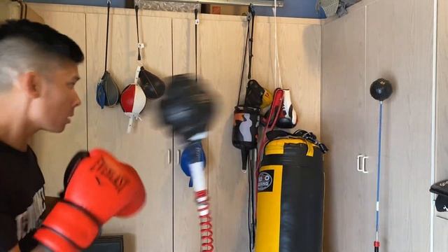 KEWLUS COBRA BAG TRAINING- Everlast Powerlock 2 смотреть онлайн