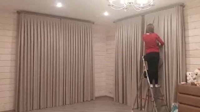 Навеска штор. Отпаривание готовых штор. Пошив штор на заказ в спальне. Шторы на ручной складке. смотреть онлайн