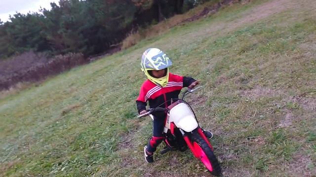 Pw50 Boys First Solo Moto смотреть онлайн