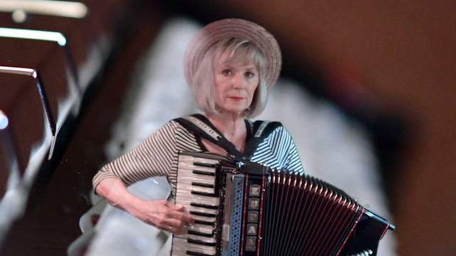 “Blue Spanish Eyes” ( beautiful accordion music) смотреть онлайн