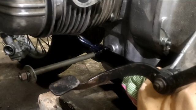 сборка мотоцикла Урал часть 2 установка двигателя и кпп смотреть онлайн