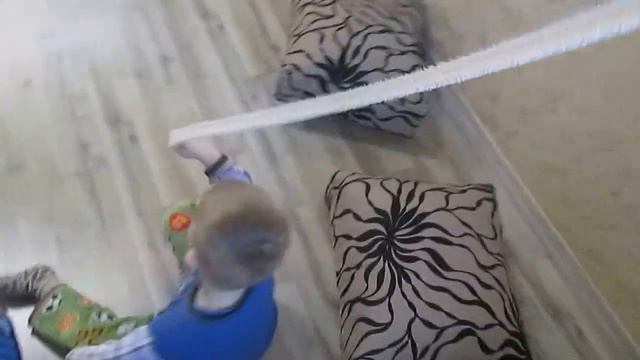 Разрушаем домик из подушек 2 смотреть онлайн