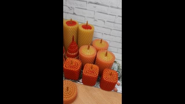 Свечи из вощины Новогодняя Марсианка #СвечиИзВощины #СвечиВоск #МедовыеСвечи #ВолшебныеСвечи #short смотреть онлайн