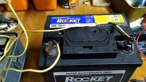 Как я зарядил автомобильный аккумулятор и восстановил его после полной разрядки.