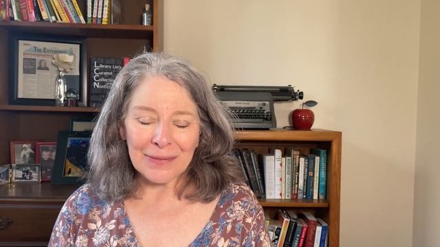 An Introduction To My Book Collection смотреть онлайн