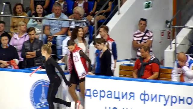 Сотникова, Липницкая выходят на разминку смотреть онлайн
