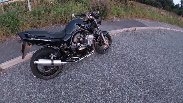 Suzuki Bandit 600 - Delkevic Exhaust смотреть онлайн