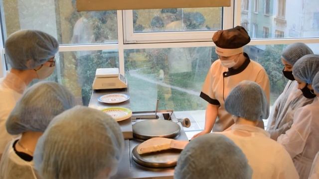 25.06.2021 Мастер-класс по декорированию блинов в учебном центре компании "Теремок-русские блины" смотреть онлайн