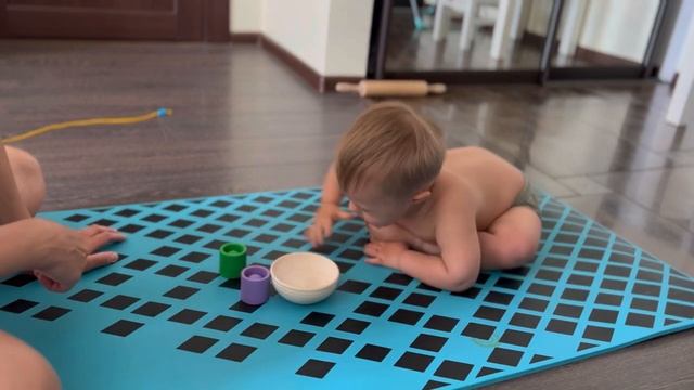 УПРАЖНЕНИЕ НА ЗВУКИ «И», «Д» ВЫЗЫВАЕМ СЛОГИ И СЛОВА. УЧИТСЯ СОРТИРОВАТЬ ПО ЦВЕТАМ. смотреть онлайн