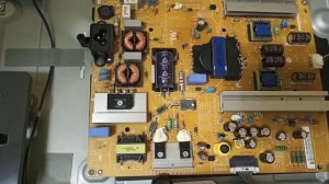 LG 47LB650v мигает экран.