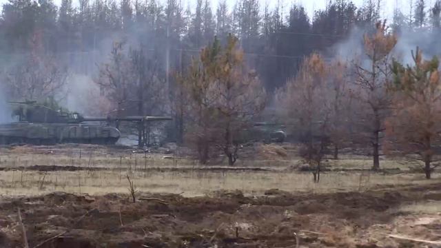 Ukrainian T-72 battalion stops enemy assault смотреть онлайн